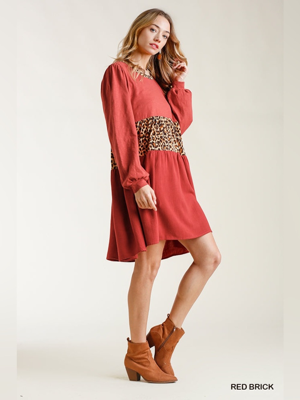 Umgee Linen Blend LEOPARD TIERED BABYDOLL DRESS - Picture 2 of 7